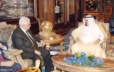 الملك يبحث مع عباس تطورات القضية الفلسطينية