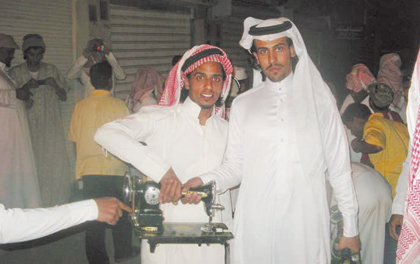 بريدة: شائعة "الزئبق الأحمر" ترفع أسعار مكائن الخياطة