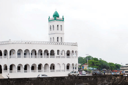 جزر القمر في سطور
