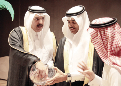 .. ويرعى اختتام الأنشطة الطلابية في جامعة الأمير سلطان