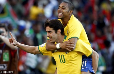 كاكا ينقذ البرازيل من ورطة "الفراعنة".. ومصر تحتج وتهدد بعدم اللعب أمام إيطاليا