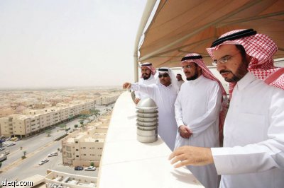 شابان يطوران أجهزة الرفع المساحي بأنظمة موحدة