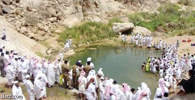 نجران: غرق 5 أفراد من عائلة ونجاة الأم في وادي الجزم