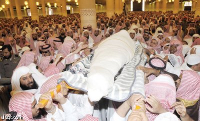 الآلاف يشيّعون الشيخ ابن جبرين