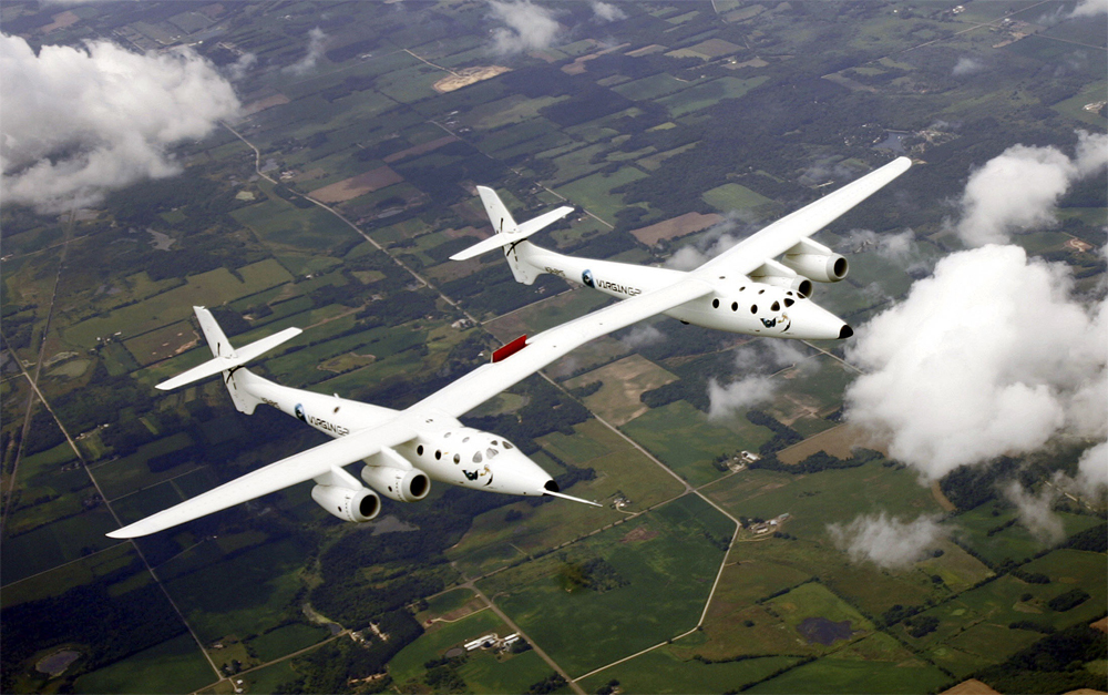 المكوك "حواء" من تصميم بيرت روتان وتمويل الملياردير البريطاني السير ريتشارد برانسون سيحمل ستة أشخاص عاديين -زوار- إلى الفضاء في 