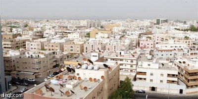 نقص السيولة وبروز دخلاء وسماسرة أهم معوقات المكاتب العقارية السعودية