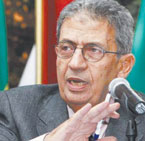 عمرو موسى يهنئ الأمير محمد بن نايف.. ويدين الاعتداء