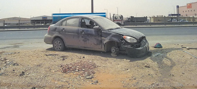 متهورون يحوّلون «طريق الخدمة» إلى مضامير سباق.. والنتيجة حوادث مؤلمة