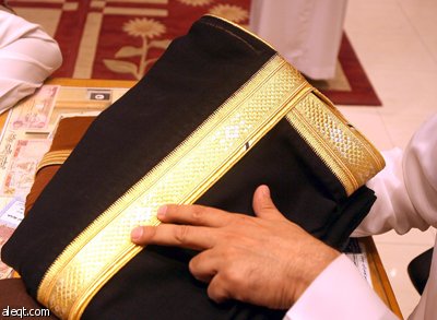 سوق الزل المنافس الأقوى في بيع المشالح