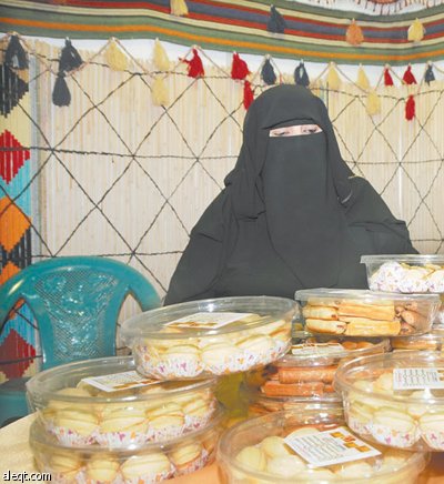 بريدة: الأسر المنتجة من أرصفة الشوارع إلى «المولات» الكبيرة