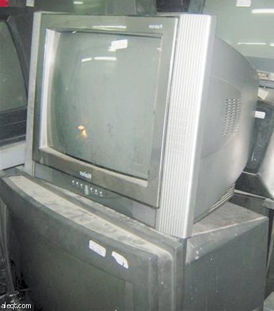 «الورش الإلكترونية».. غياب التسعيرة وجهل المستهلكين يرفعان مداخيل المحال