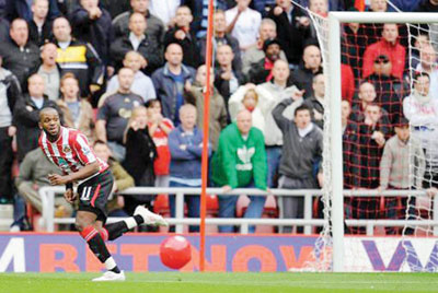 طفل الكرة الشاطئية يعتذر لليفربول