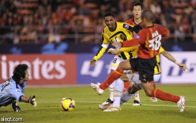 الاتحاد يعطل الكمبيوتر الياباني ويتأهل إلى نهائي آسيا