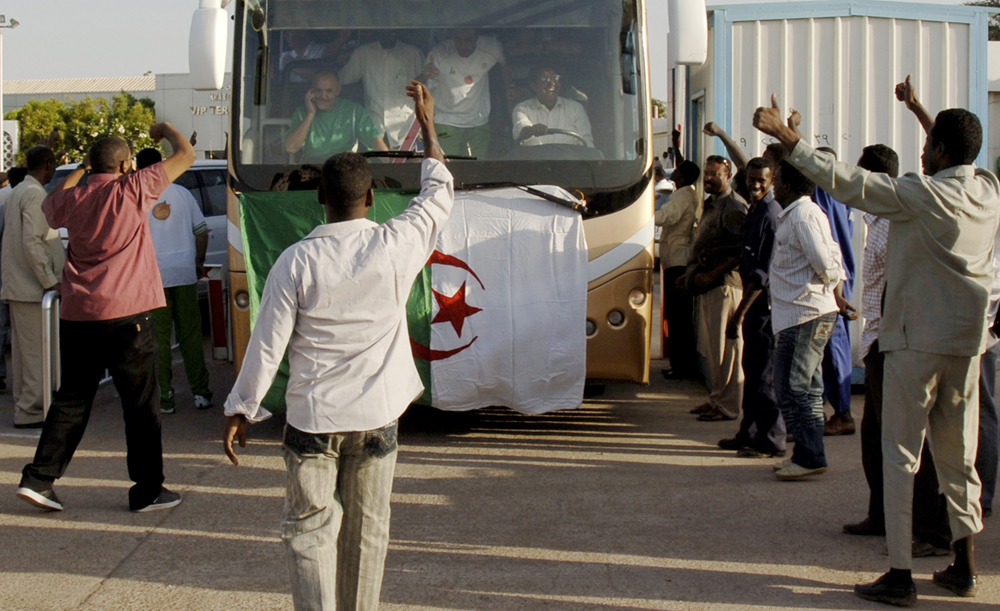 مباراة مصر والجزائر.. تفاعلات شعبية ومخاوف أمنية وطموحات رياضية