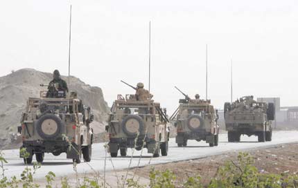 القوات السعودية تحبط هجوما مسلحا لمئات المتسللين