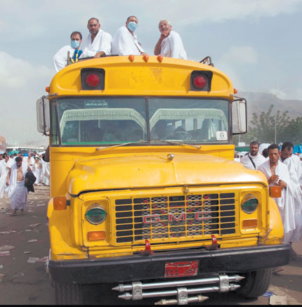 حافلات «الطوافة» تستخدم إشارات «الملاحة الجوية»