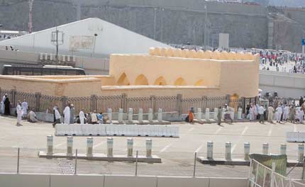 مسجد البيعة .. علامة فارقة تحكي إرثاً إسلامياً قديماً