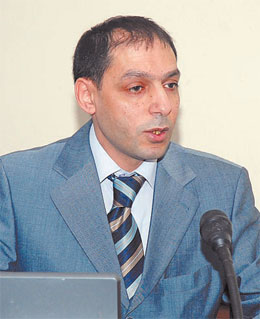 «أنباء موسكو» تعود إلى الحياة الصحافية عقب توقف استمر 17 عاما