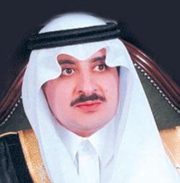 الأمير فهد بن سلطان يتفقد أحوال المواطنين في محافظة تيماء