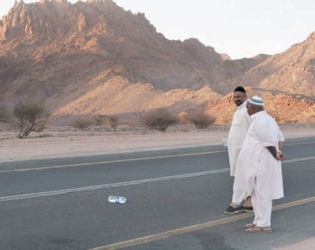 ظاهرة جيولوجية تثير جدلا في المدينة.. ومكانها يتحول إلى مزار سياحي