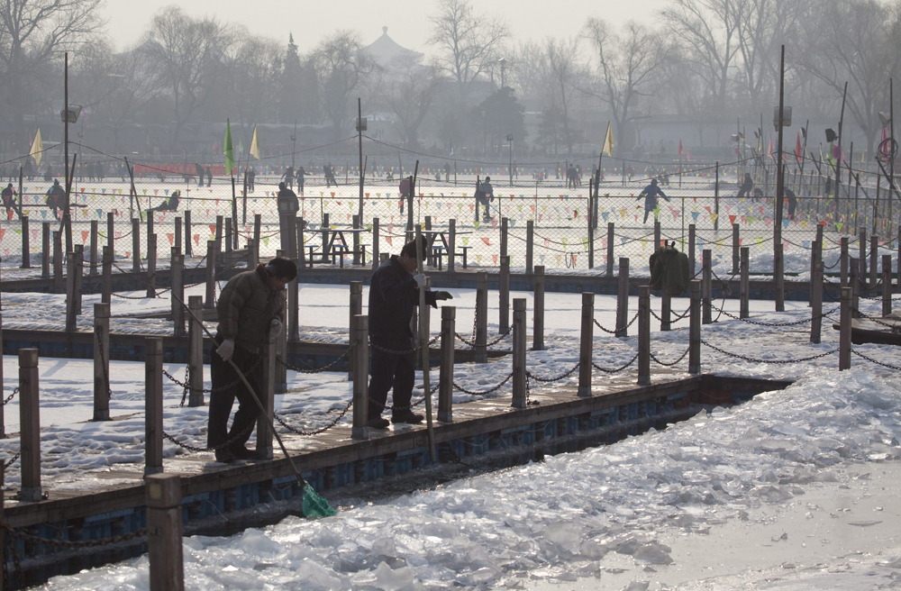 الثلوج مازالت متساقطة وبالأخص على قمة جبل فيلدبيرغ بالقرب من فرانكفورت.