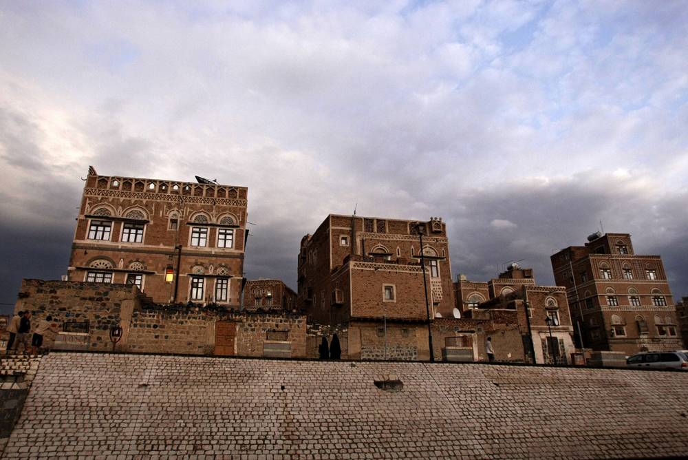 صورة لطريق السيله في المدينة القديمة من صنعاء.