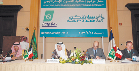 «النقل الجماعي» تدخل منافسة القطارات والمترو بشراكة فرنسية