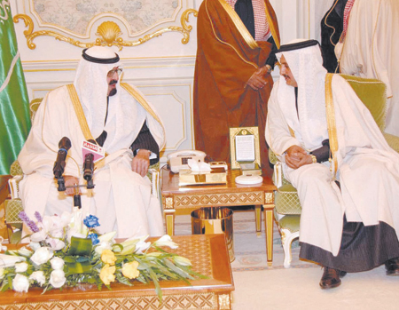 السعودية وقطر تؤكدان المضي في تعميق العلاقات الاقتصادية