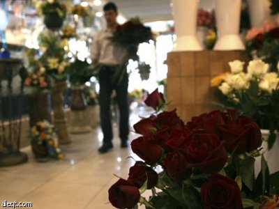 هم يختزلون الحب في يوم  فالنتين Valentine Day..ونحن لدينا الحب كل يوم