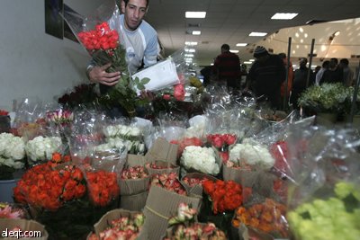 هم يختزلون الحب في يوم  فالنتين Valentine Day..ونحن لدينا الحب كل يوم