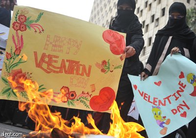 هم يختزلون الحب في يوم  فالنتين Valentine Day..ونحن لدينا الحب كل يوم