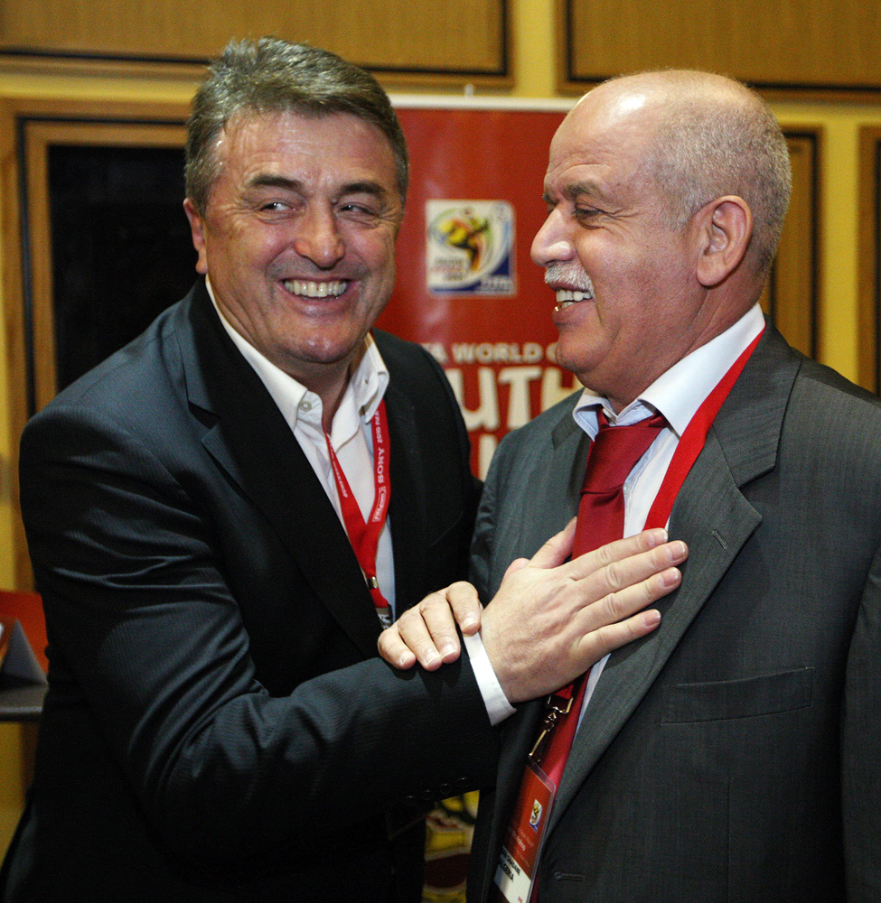 مدرب الجزائر رابح سعدان وعدد من مدربي المنتخبات المشاركة في نهائيات كاس العالم يحضرون ورشة عمل مقامة في صن سيتي.