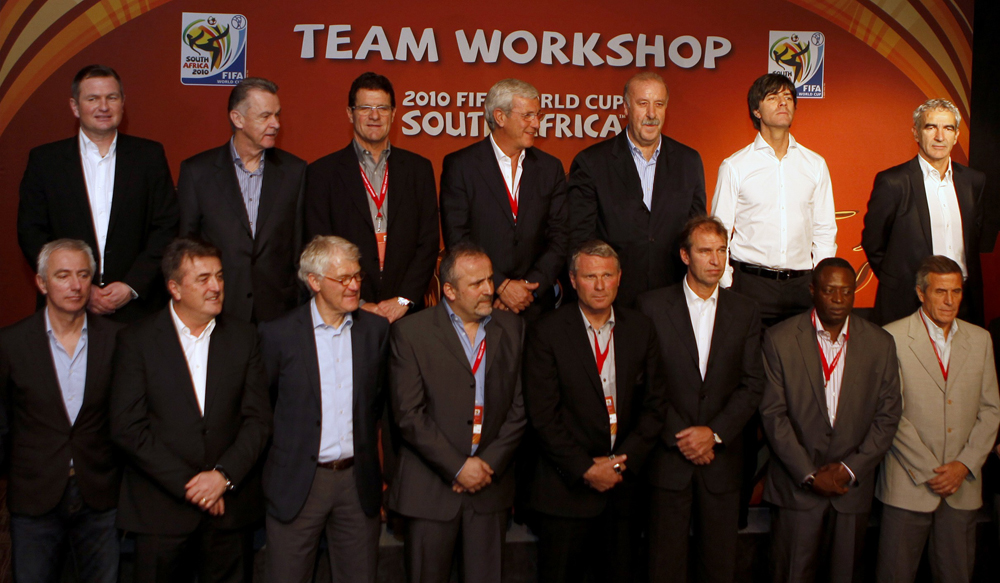 مدرب الجزائر رابح سعدان وعدد من مدربي المنتخبات المشاركة في نهائيات كاس العالم يحضرون ورشة عمل مقامة في صن سيتي.