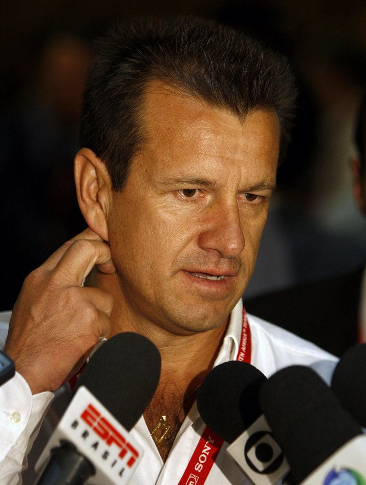 مدرب الجزائر رابح سعدان وعدد من مدربي المنتخبات المشاركة في نهائيات كاس العالم يحضرون ورشة عمل مقامة في صن سيتي.