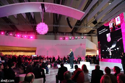 ربوتات تتكلم الصيني وأجهزة كمبيوتر تعمل بالنظر.. تقنيات متطورة لمعالجة أزمة شركات التكنولوجيا