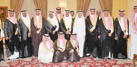 عبد الرحمن بن معمر يحتفل بزواج نجله سلطان
