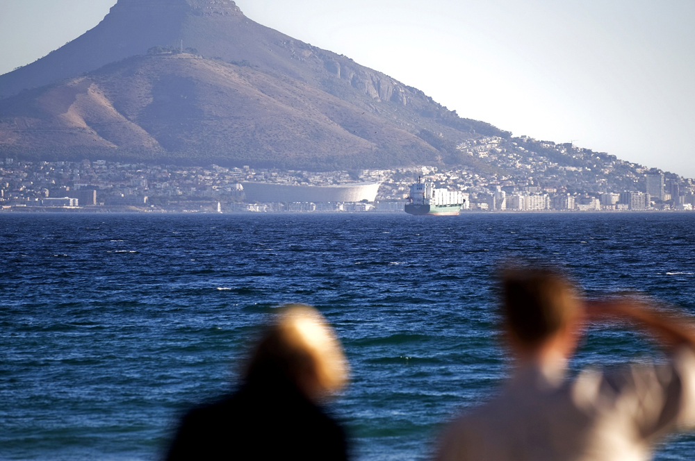 صورة لملعب WC2010 على شاطئ بلوبيرج في مدينة كيب تاون الذي ستقام على بعض مباريات كأس العالم 2010.