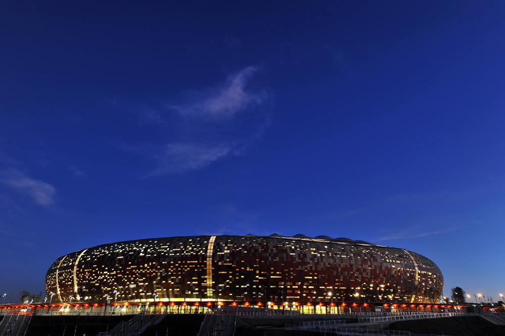 منظر لاستاد مدينة سويتو الذي سيستضيف مباراتي الافتتاح ونهائي كأس العالم لكرة القدم  2010 في جنوب إفريقيا.