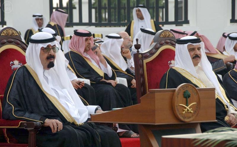 الملك يهدي البحرينيين مدينة طبية بمليار ريال