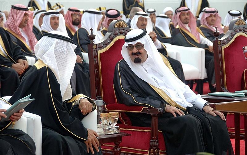 الملك يهدي البحرينيين مدينة طبية بمليار ريال