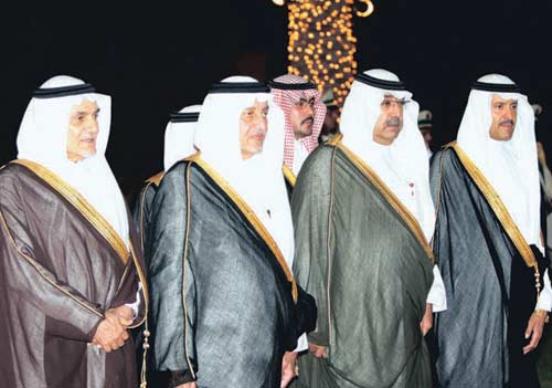 خالد الفيصل يدشن نادي الفروسية وفندق «حياة بارك جدة»