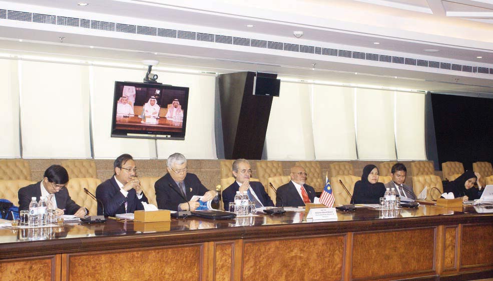 الماليزيون يلوحون للسعوديين بـ «المناطق الاقتصادية الجديدة».. والفرنسيون يتحفزون لمشاريع السكك الحديدية