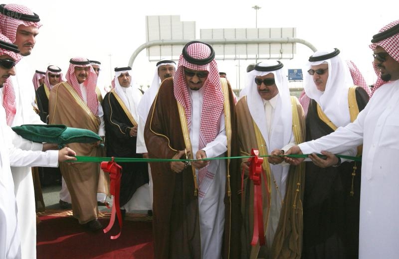 الأمير سلمان يفتتح الضلع الغربي من الطريق الدائري في الرياض