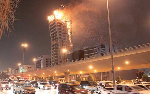 «حريق البرج» يثير التساؤلات حول سلامة الأحياء السكنية