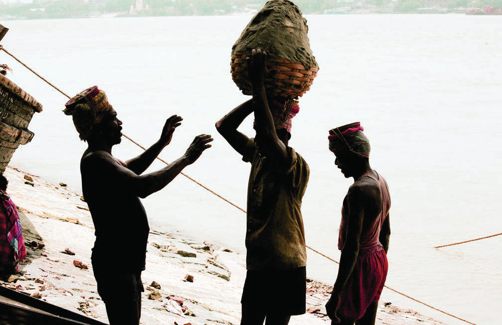 نموذج التمويل المصغر في آسيا يقضي على مشكلات الفقر