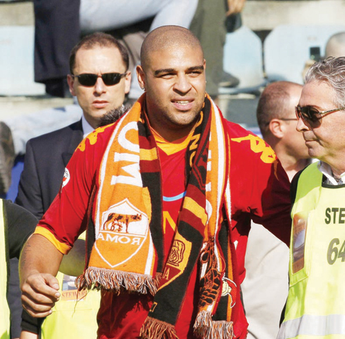 أدريانو: روما كـ «ريو دي جانيرو»