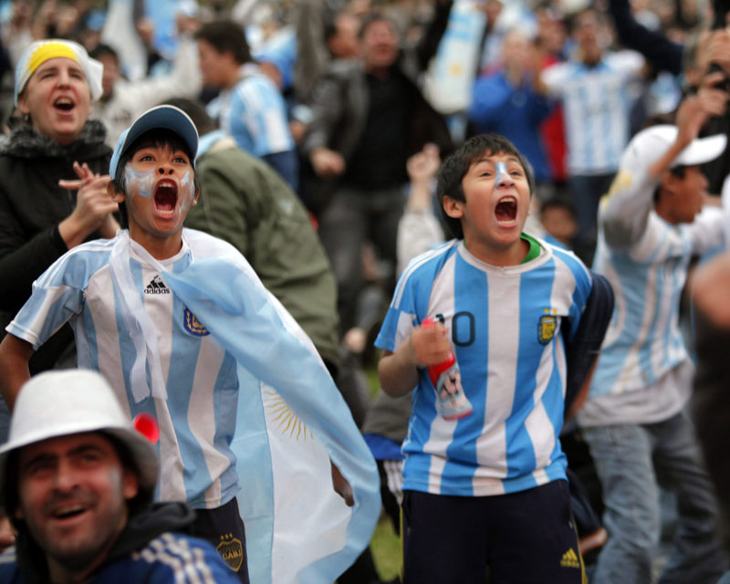 صور من المونديال في يومه الثاني