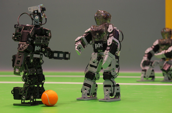 الروبوت أيضا له بطولة كأس العالم لكرة القدم