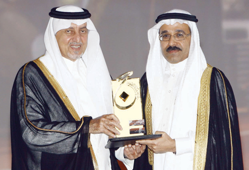 خالد الفيصل: اختص الله البلد الأمين ببيته الحرام وميزه.. فولى علينا ملكا نادرا مبادرا