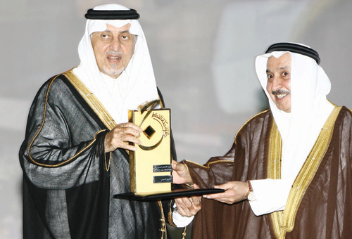 خالد الفيصل: اختص الله البلد الأمين ببيته الحرام وميزه.. فولى علينا ملكا نادرا مبادرا